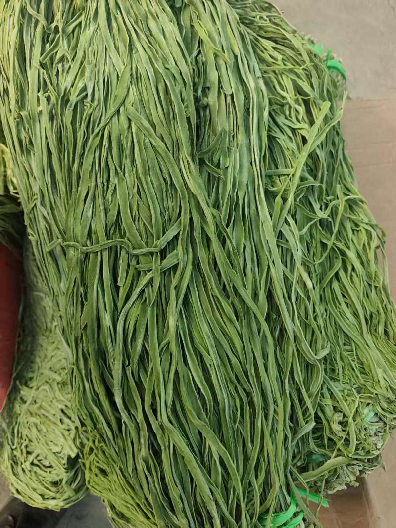 贡菜自然晾晒色泽好看口感**产地直发没有中间商需要联系。