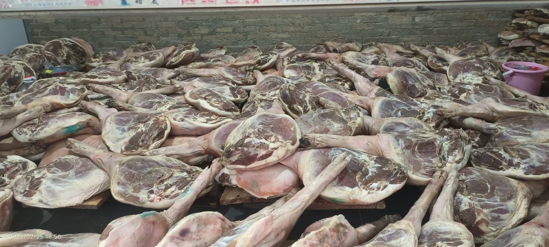 整支猪后腿