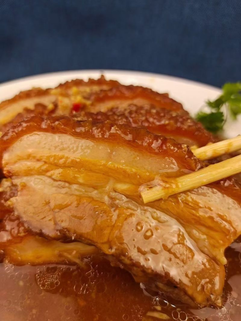 广西南宁市横州百合圩背柴火扣肉
