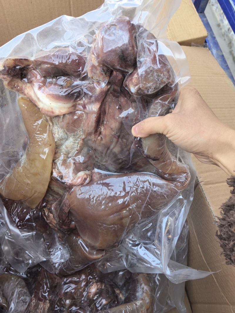 【熟牛头肉】全熟牛头，火烧退毛去淋巴