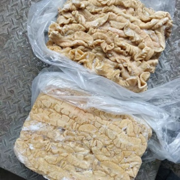 品名:肥猪一级原色大肠规格:10公斤箱装，两板