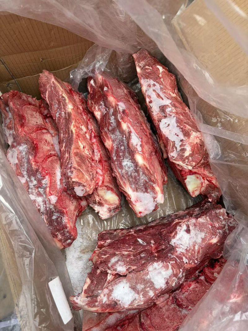 万禾满肉牛脖骨，刚到的新货，品质保证，24000一吨