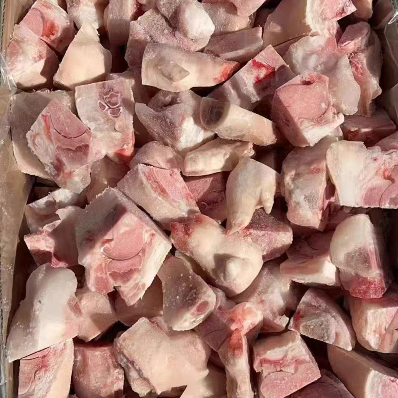 猪蹄块:新鲜免切，块型均匀带脚趾，家庭商用餐饮都好用