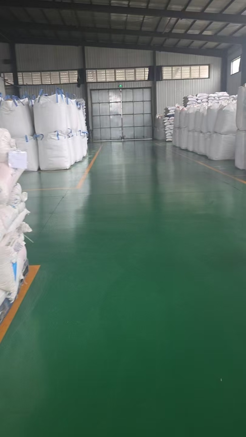 饲料原料面包渣，饼干粉货源充足量大价优欢迎随时联系