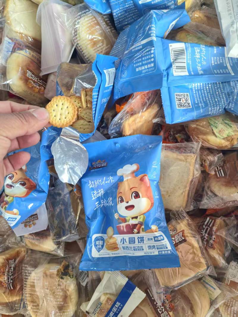 饲料原料面包渣，饼干粉厂家直发量大价优欢迎随时联系