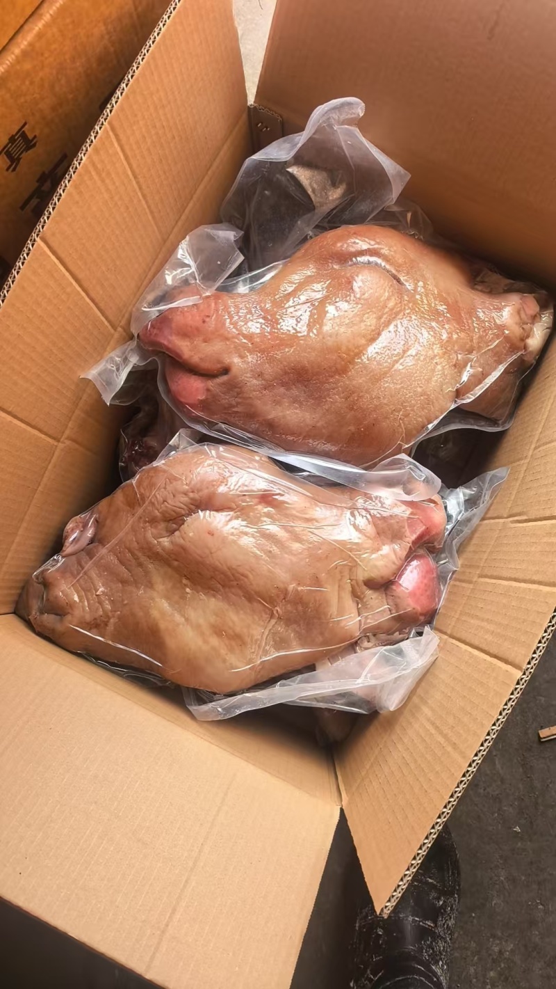 火烧去骨熟牛头肉现货即发新鲜直达您的餐桌