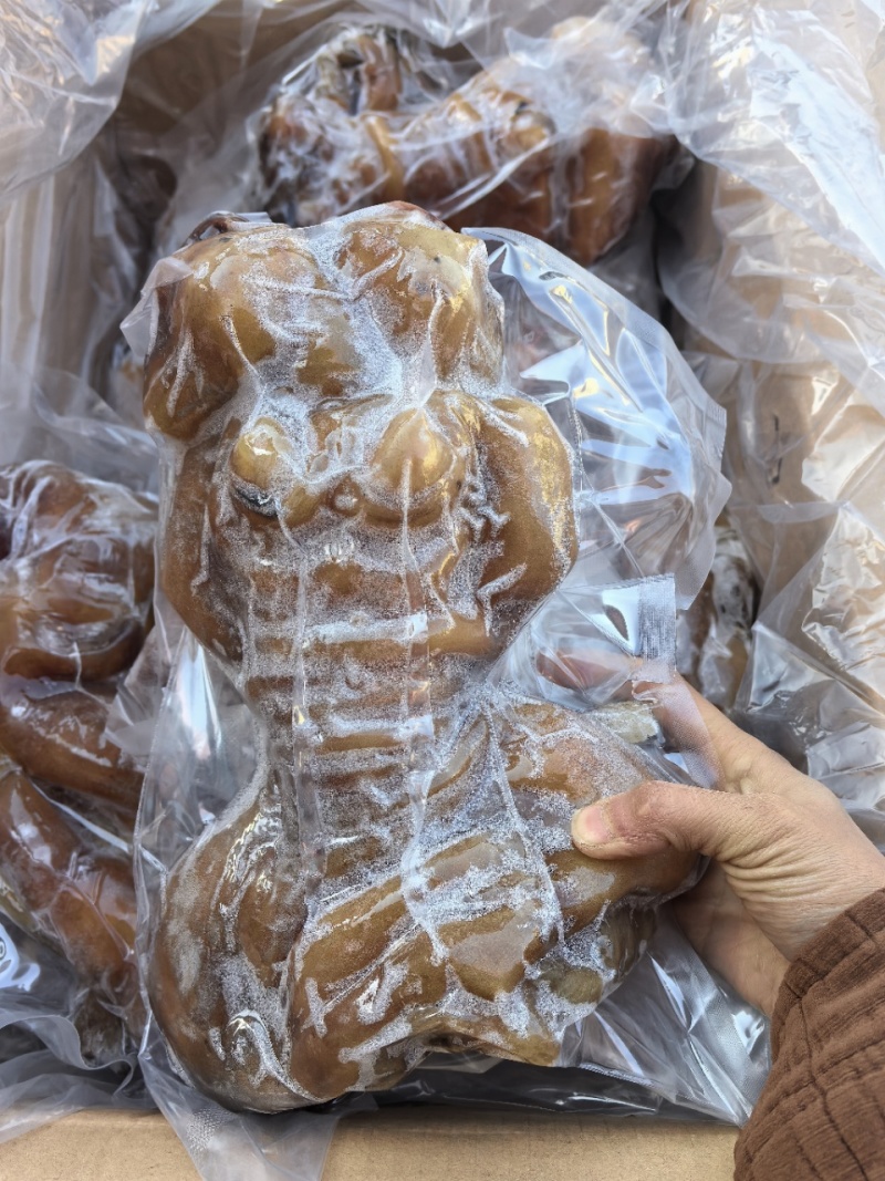 去骨全熟牛蹄，火烧毛纯水煮
