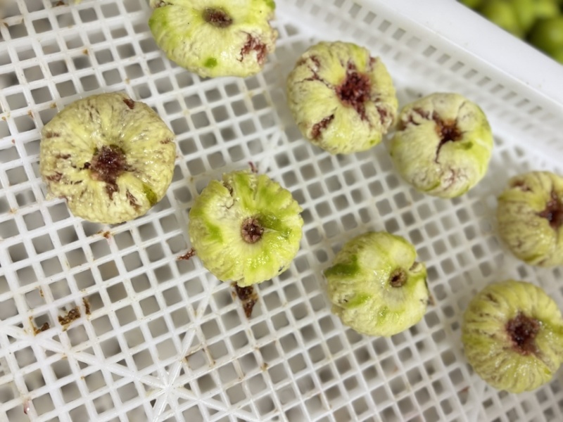 威海青皮无花果饼无花果干整个无花果扒皮烘干