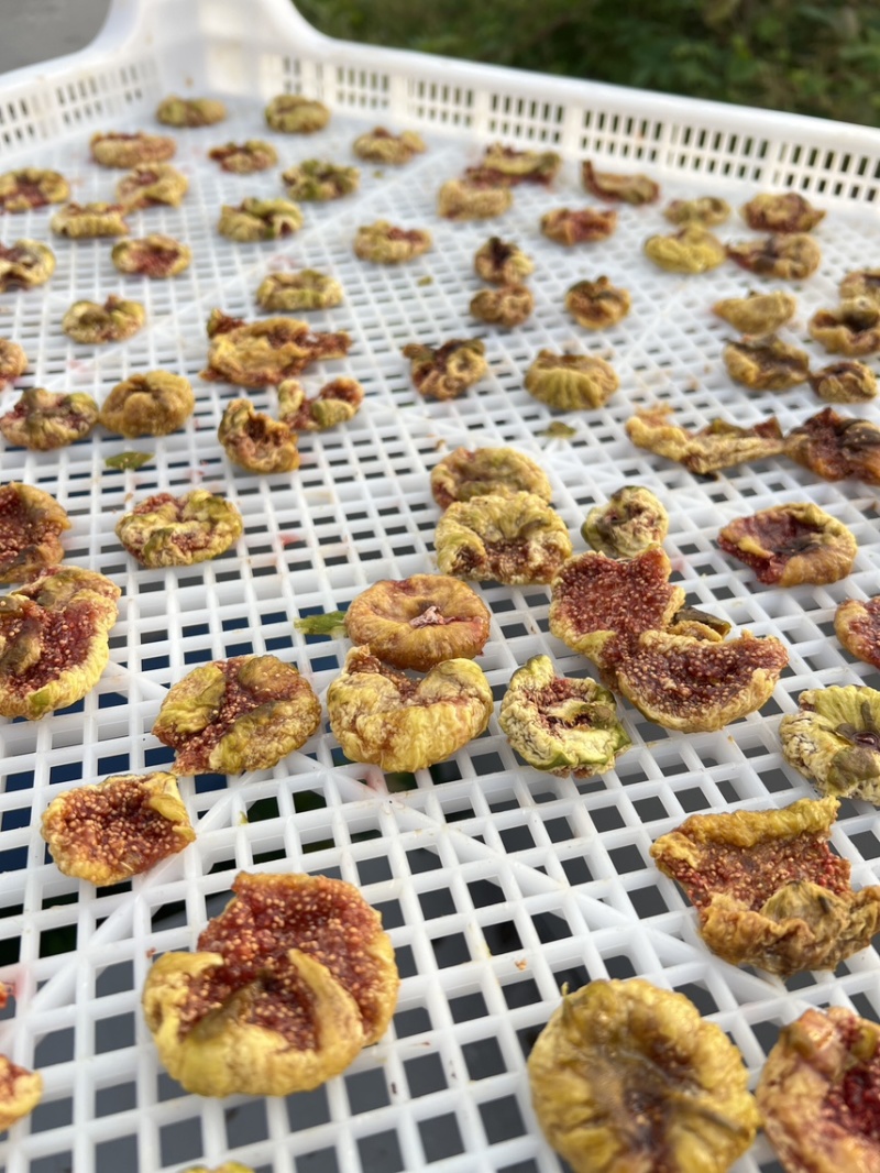 威海青皮无花果饼无花果干整个无花果扒皮烘干