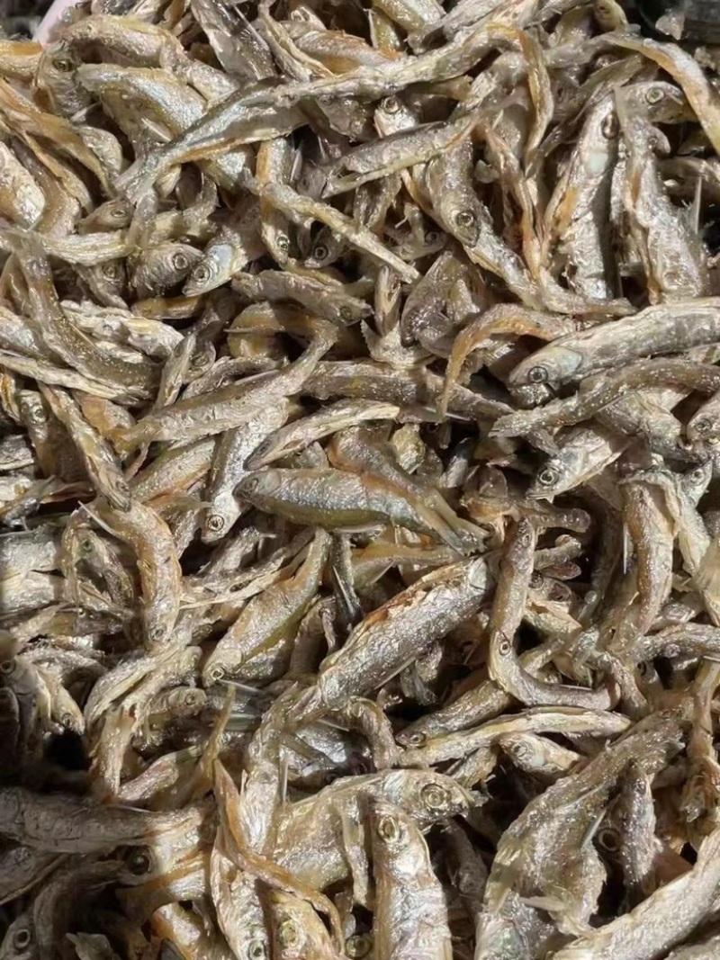 鱼干即食鱼干地摊电商批发香酥小河鱼干五香味鱼干