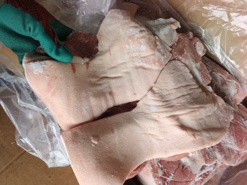 精品带皮五花肉，也叫三角五花肉，肥瘦层次分明，价格实惠