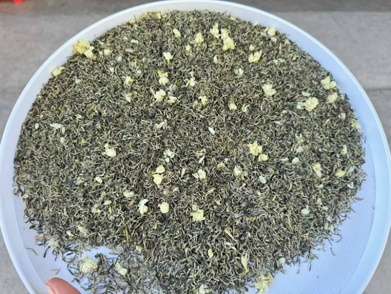 茉莉白茶小圆饼紧压茶工厂批发