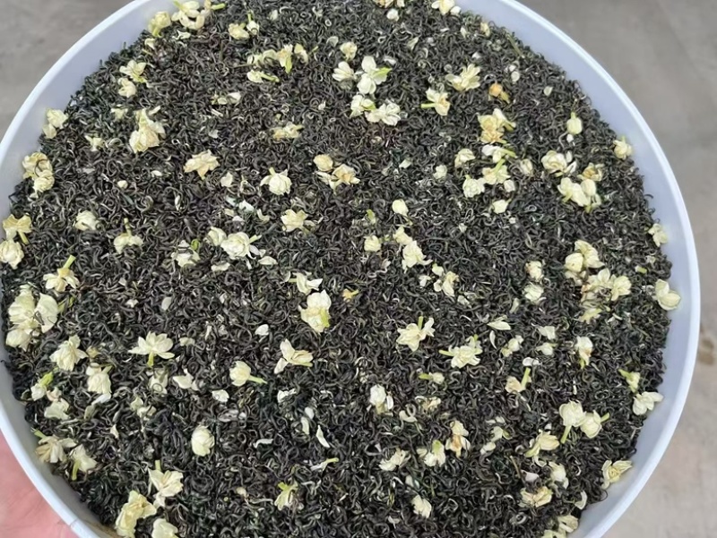 茉莉白茶小圆饼紧压茶工厂批发