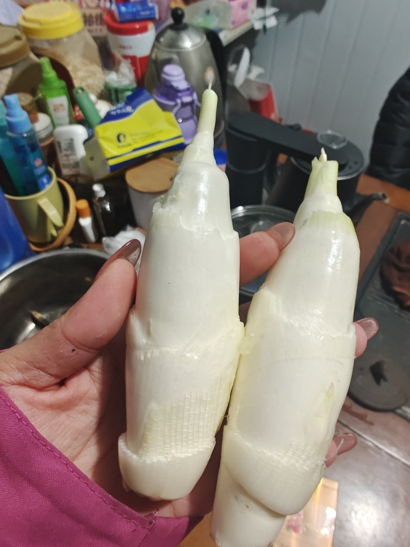 茭白第一刀红红火火，需要的老板欢迎来电咨询详谈