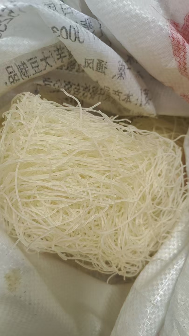 米粉，麻辣烫面饼，小吃摊
