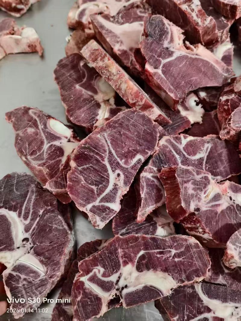 国产满肉牛脖骨