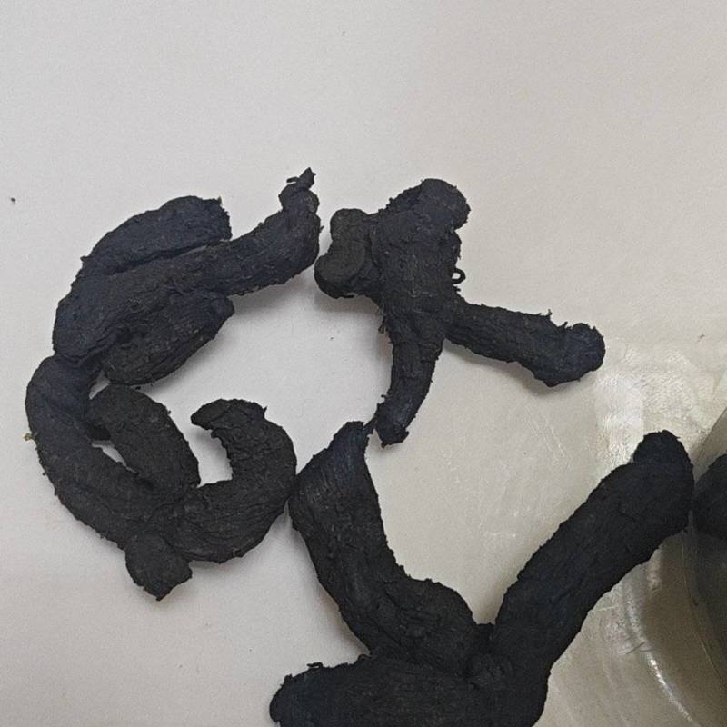 木柴蒸制九蒸九晒黄精
