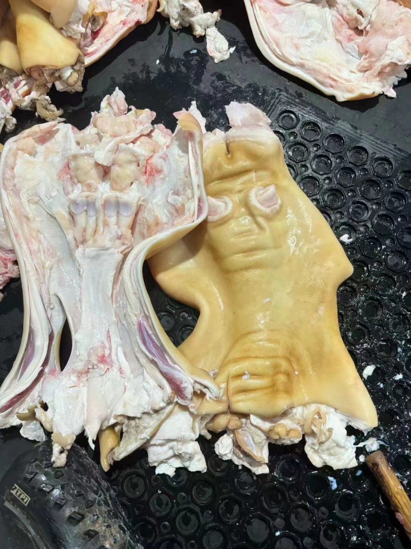 去骨牛蹄纯干的！一手货源，可定制各种规格！电话联系！