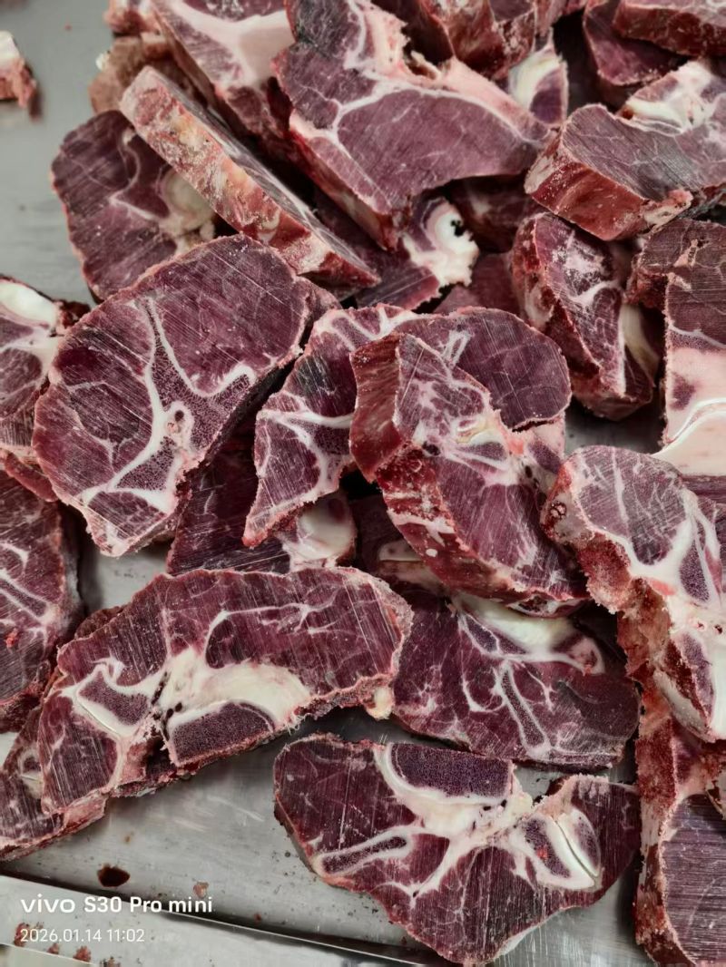 满肉牛脖骨，瘦版牛肋排，质量**好，全国发货一件也是批发