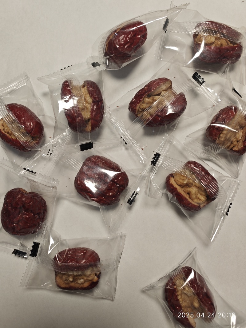 超特级灰枣夹核桃