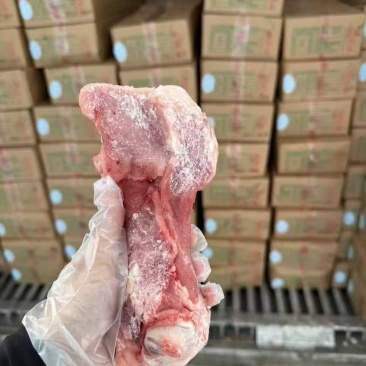 猪后棒骨带肉多