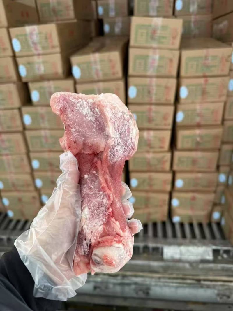 猪后棒骨带肉多