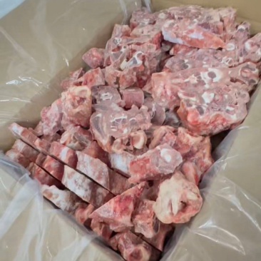 乳牛蝎子牛骨头吨走