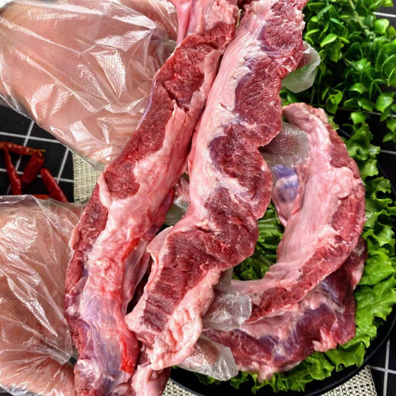 精修猪油边精修去油。烧烤烤肉外酥里嫩。