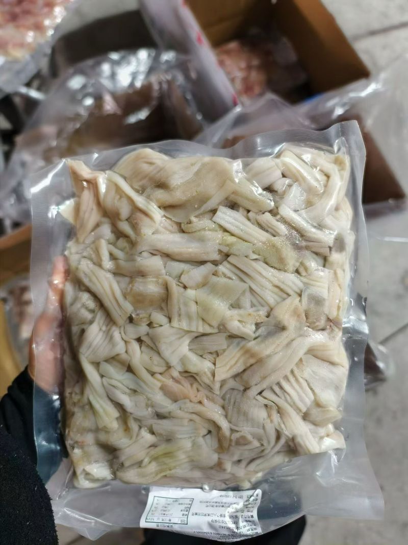 红油凉拌菜卤味熟食耳片拱嘴片郡肝片郡把肚片肚丝地摊厂家