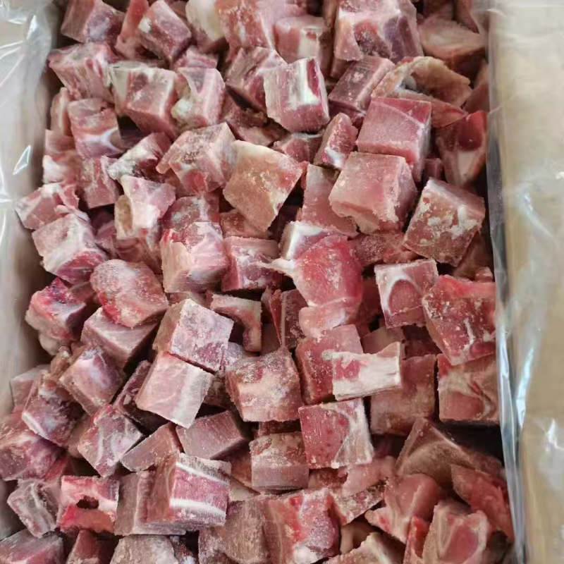 排骨块排骨粒，个头均匀，这是带肉率高的一款