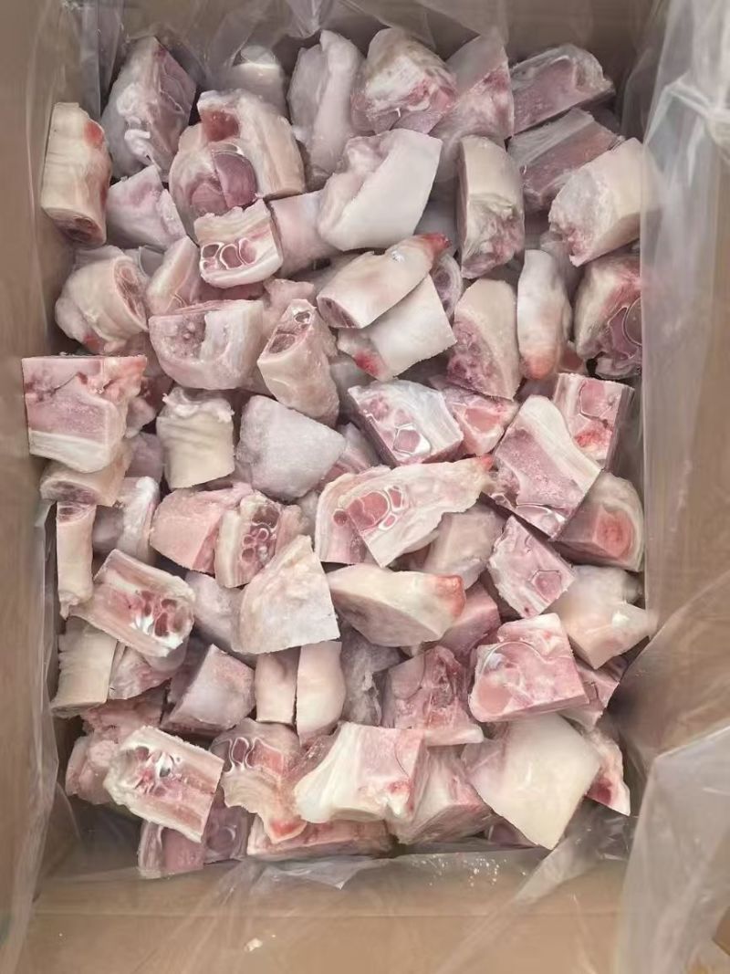 猪蹄块，带肉带筋，颜色鲜亮，一件也是批发价