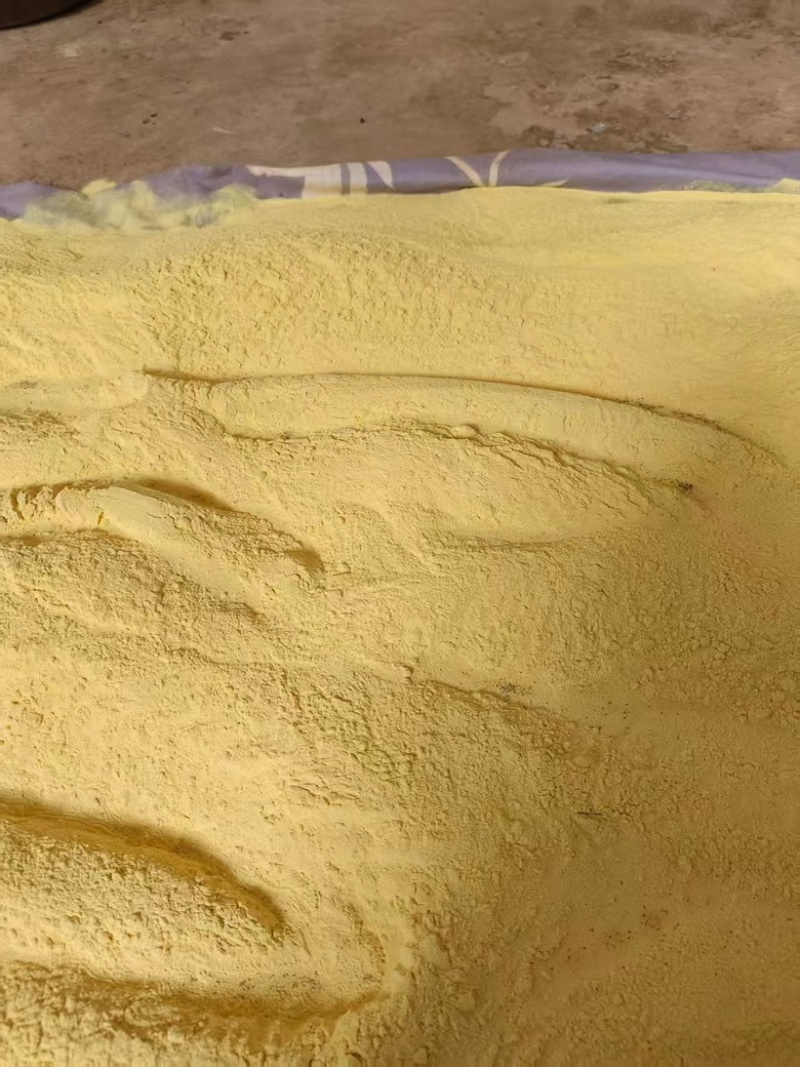 云南大山里的松花粉