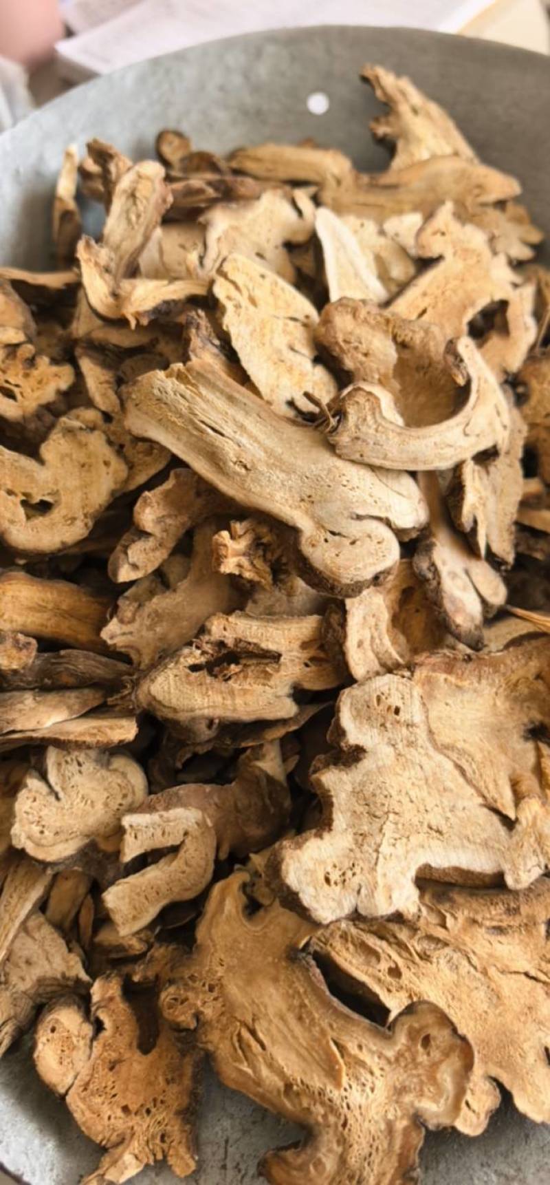 白术两年白术蜂窝白术浙白术片行均匀白术片聚源