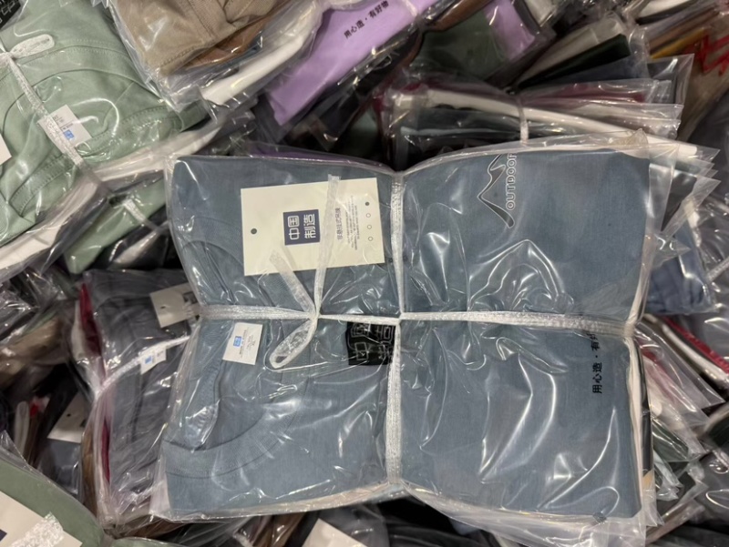 纯棉短袖180-200克的，地摊15元模式，50元三件模式