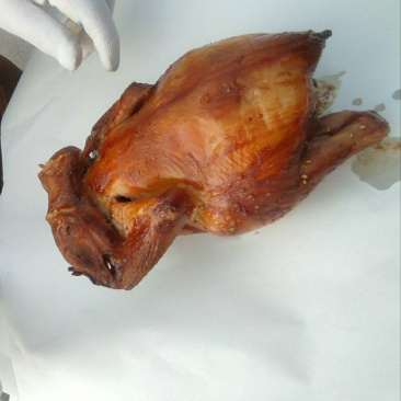 调理烤鸡，不需要腌制，直接开烤，用都是鲜鸡，省时省力