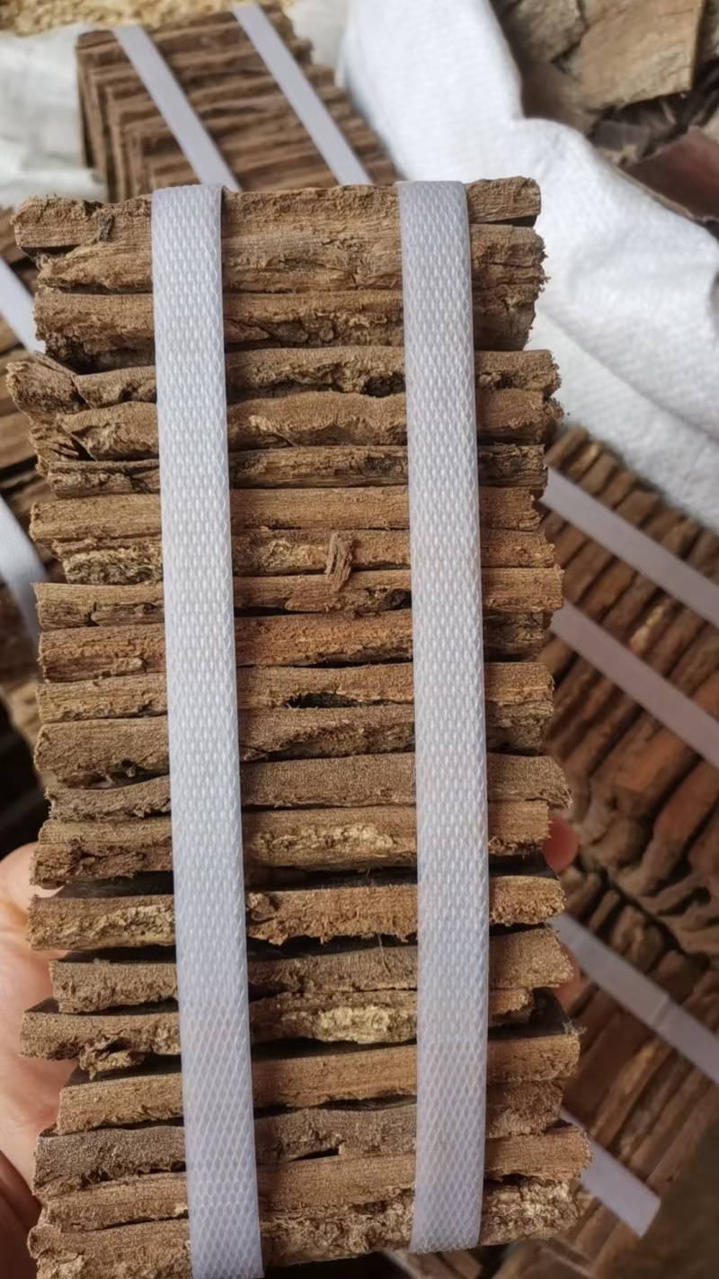 杜仲皮正品老树厚皮杜仲茶中药材杜仲雄花茶补腰泡水