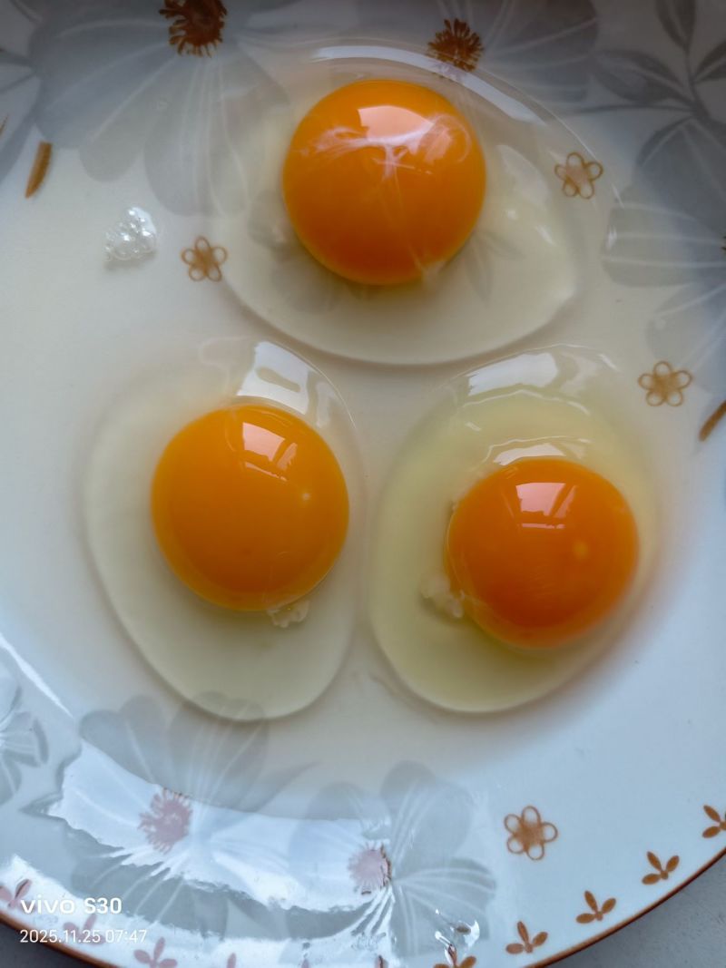 粉八土鸡蛋