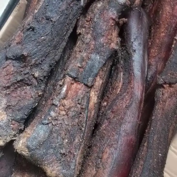 贵州土猪腊肉香肠腊排肠猪脚。