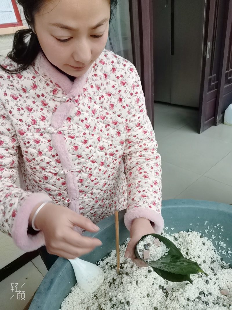 麻红豆腊肉粽