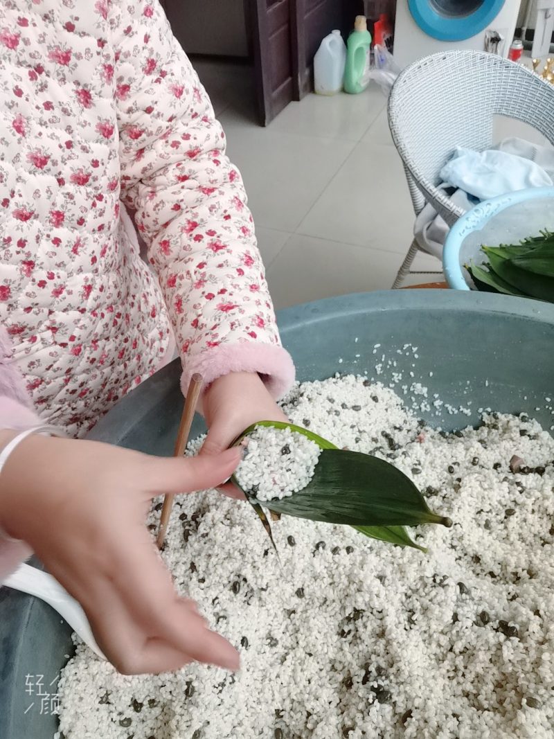 麻红豆腊肉粽