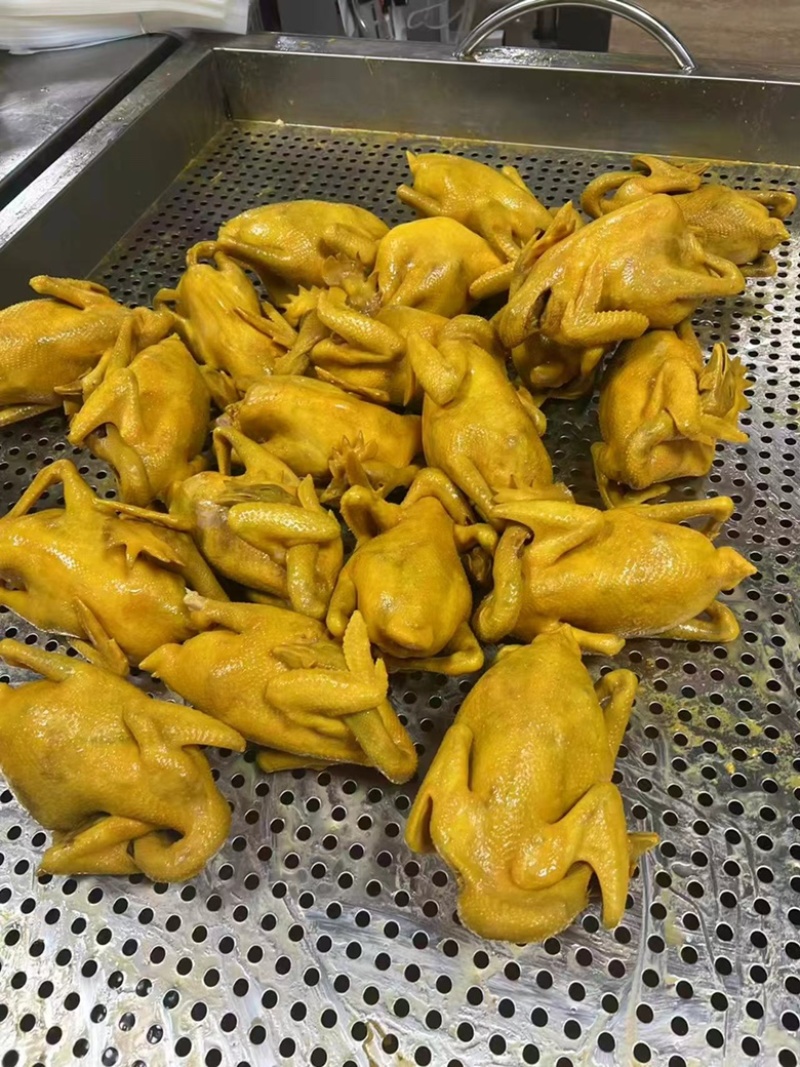 五指毛桃盐焗鸡地摊电商批发盐焗鸡摆摊卤味熟食全熟盐焗鸡