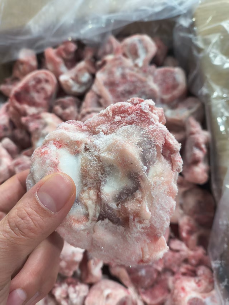 肥猪关节骨2块来钱一斤