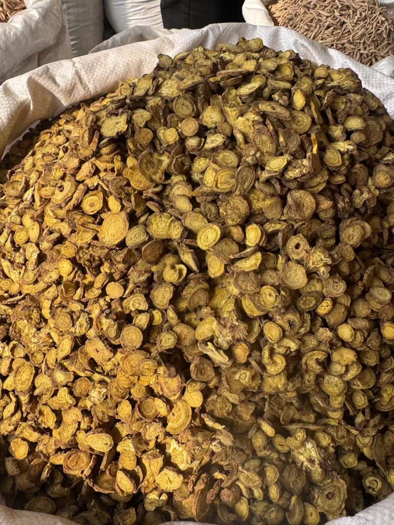 黄芩中药材正品黄芹黄芩茶泡水黄芩根黄岑片中药材市场批