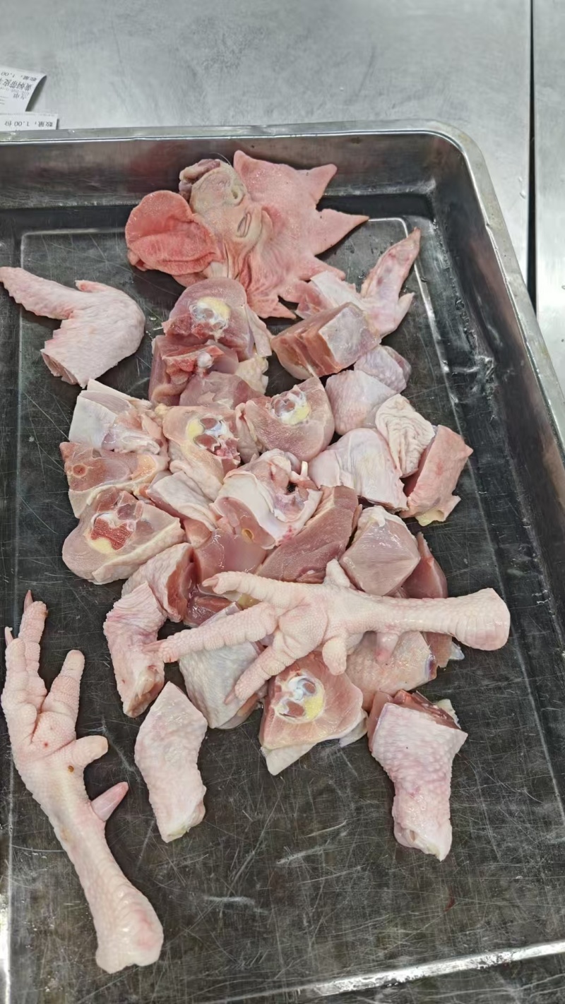 三年农家老公鸡，全散养，肉质紧实，量大从优