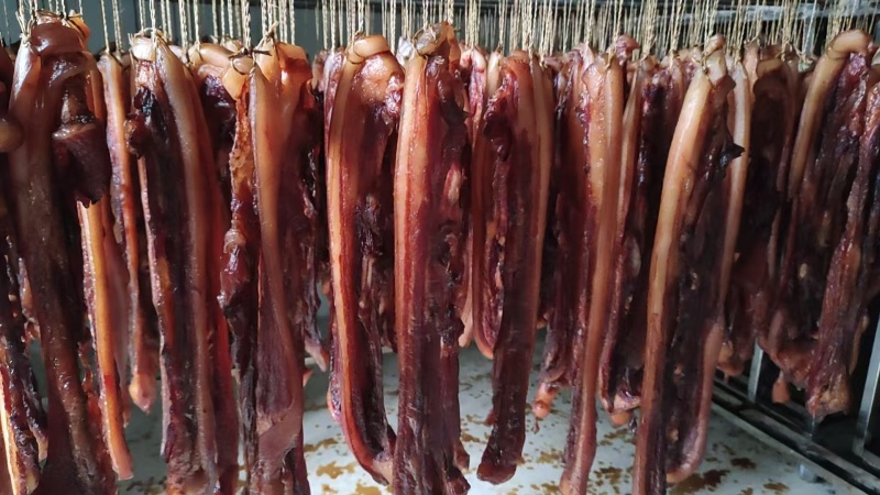 精品腊肠，腊肉货源充足量大从优质量保证一手货源