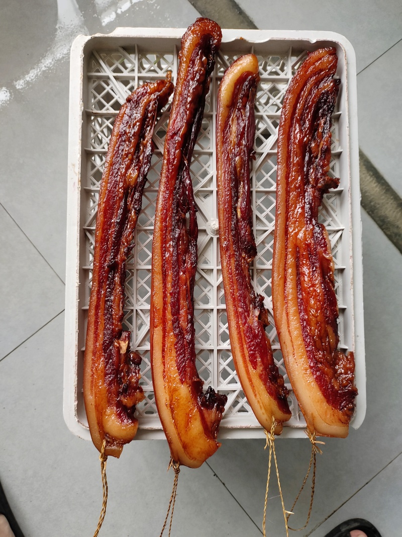 精品腊肠，腊肉货源充足量大从优质量保证一手货源
