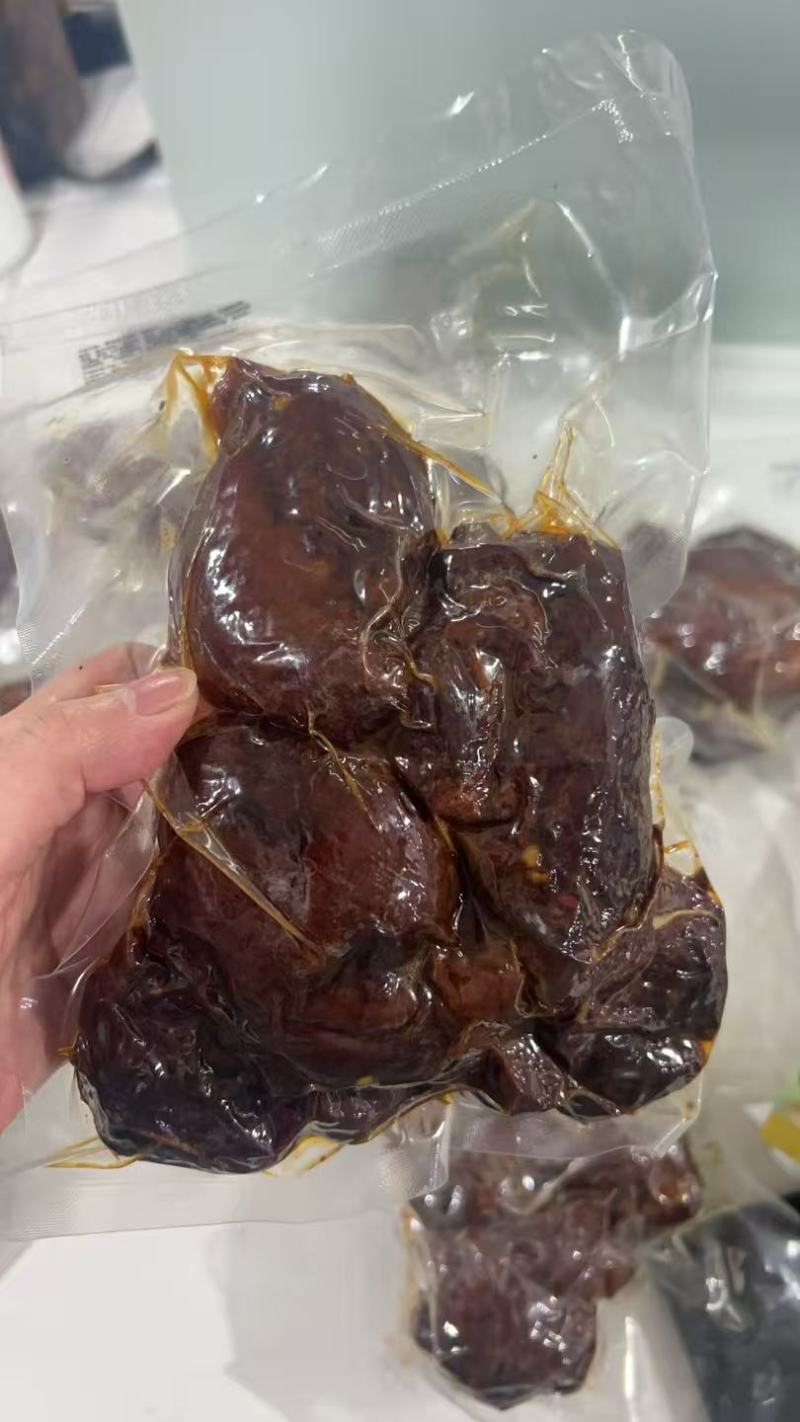 卤味全熟卤味卤猪小腱