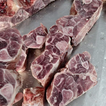 满肉腿骨块