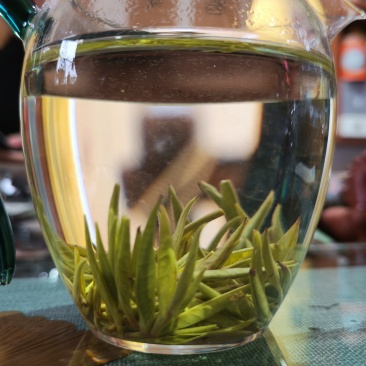 湘西高山云雾绿茶，红茶，电话和微***********