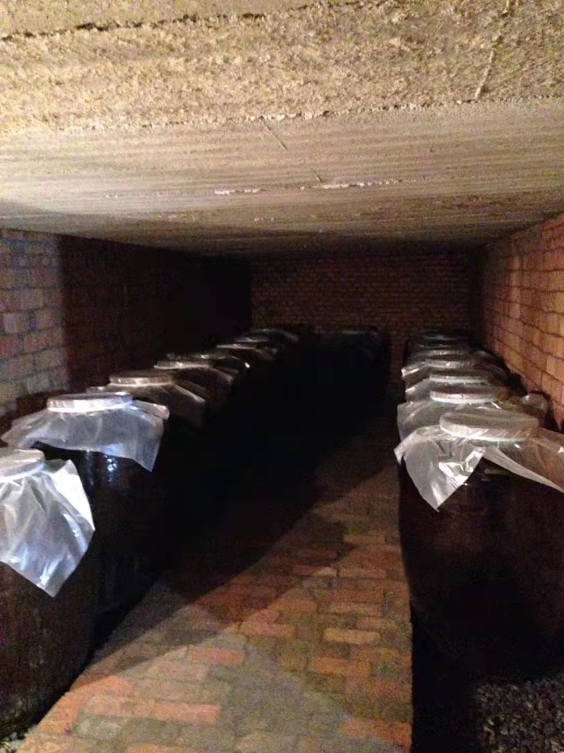 窖藏糯高粱酒60度，窖藏两年以上，高品质纯粮酒口粮酒